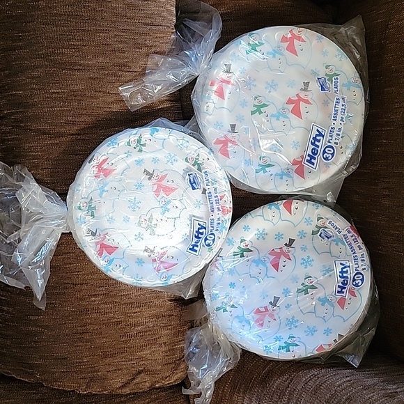 Hefty styrofoam/paper plates, Three 30-packs - Picture 5 of 5